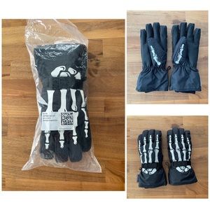 Kids skeleton gloves NWOT H&M Size 10-12